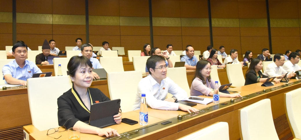 Quốc hội thông qua Nghị quyết về kế hoạch phát triển kinh tế - xã hội năm 2024