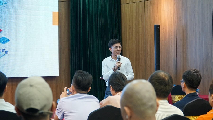 Hát quốc ca nét đẹp trong văn hóa doanh nghiệp tại Vitech Group