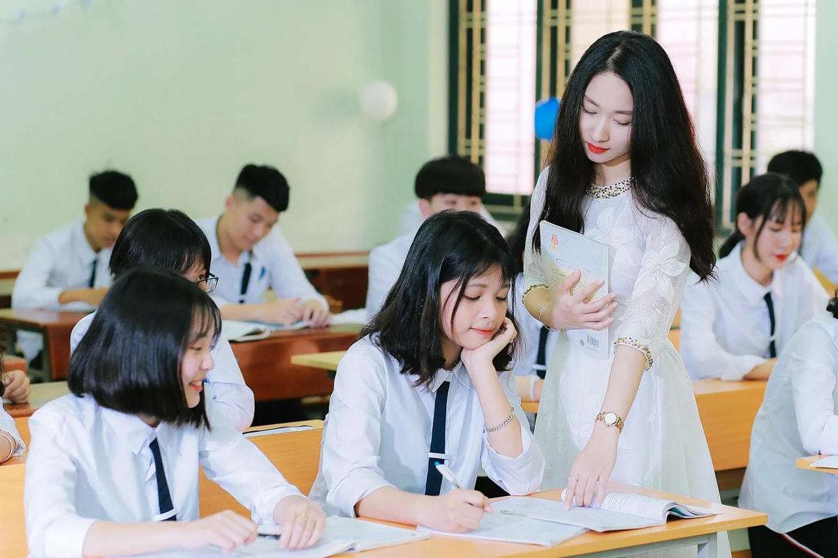 Bộ Giáo dục và Đào tạo quy định mỗi giáo viên không kiêm nhiệm quá 2 nhiệm vụ.