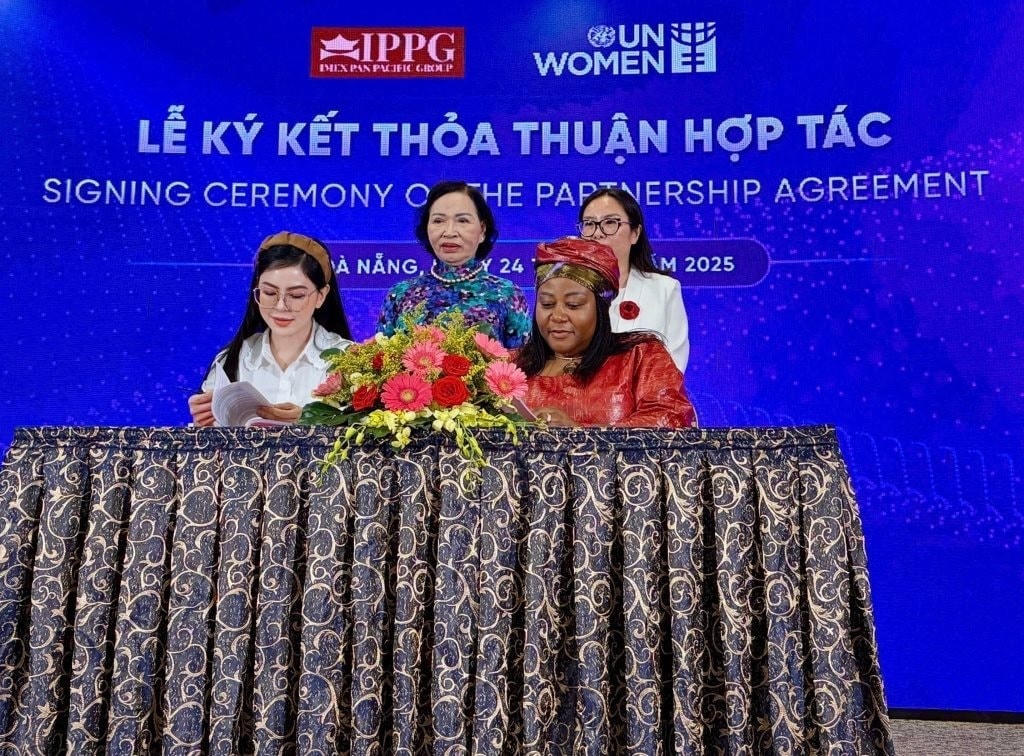 ceo-le-hong-thuy-tien-dai-dien-ippg-ky-ket-un-women20250726152943.jpg