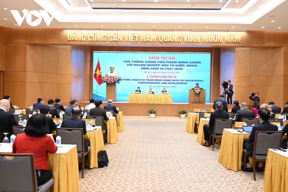 Thủ tướng Chính phủ gặp mặt cộng đồng doanh nghiệp đầu tư nước ngoài