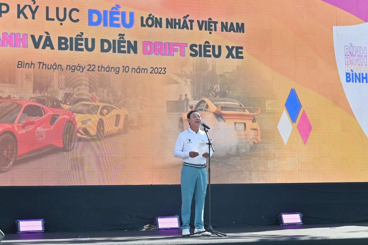 Khai mạc Lễ hội diều, xác lập kỷ lục Guinness diều lớn nhất Việt Nam