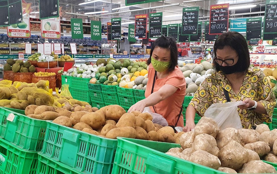 Giá cả leo thang, dân mong được giảm thuế cá nhân