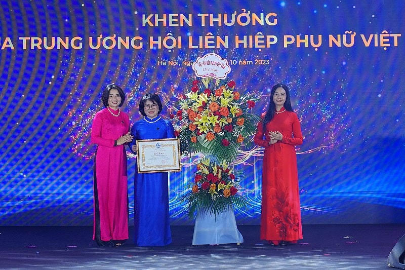 Những “bông hồng" trên thương trường Việt
