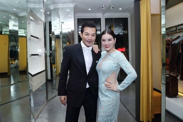 Lý Nhã Kỳ mở tiệc giáng sinh theo phong cách quý tộc