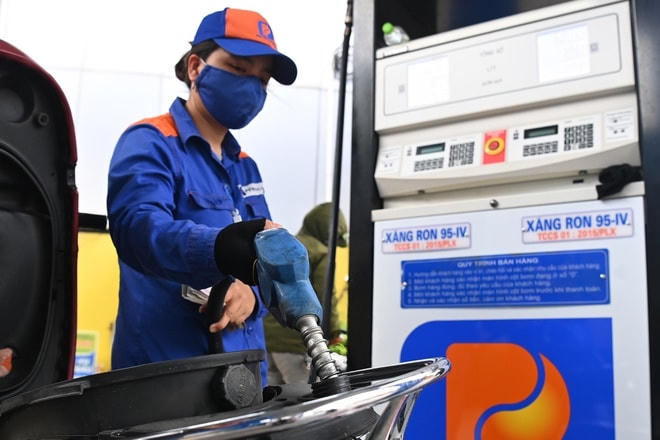 Thuế bảo vệ môi trường đối với xăng, dầu có thể tiếp tục giảm đến hết năm 2024