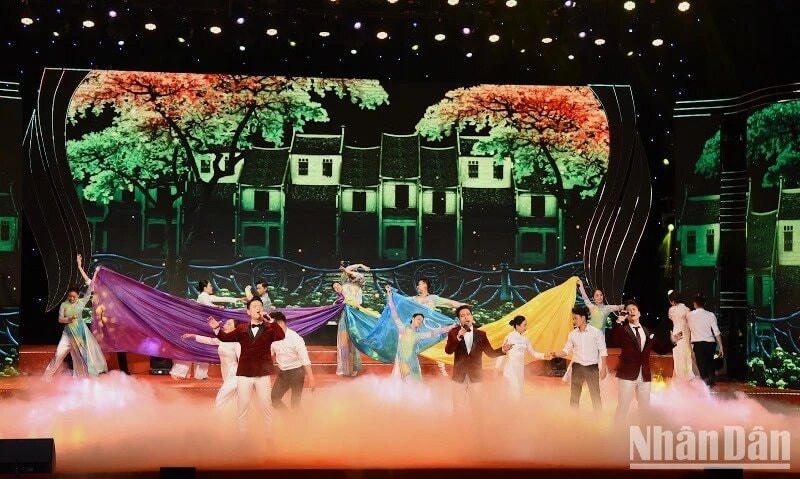 Hà Nội phát huy mạnh mẽ truyền thống, gương mẫu, đi đầu cả nước trong các phong trào thi đua, yêu nước