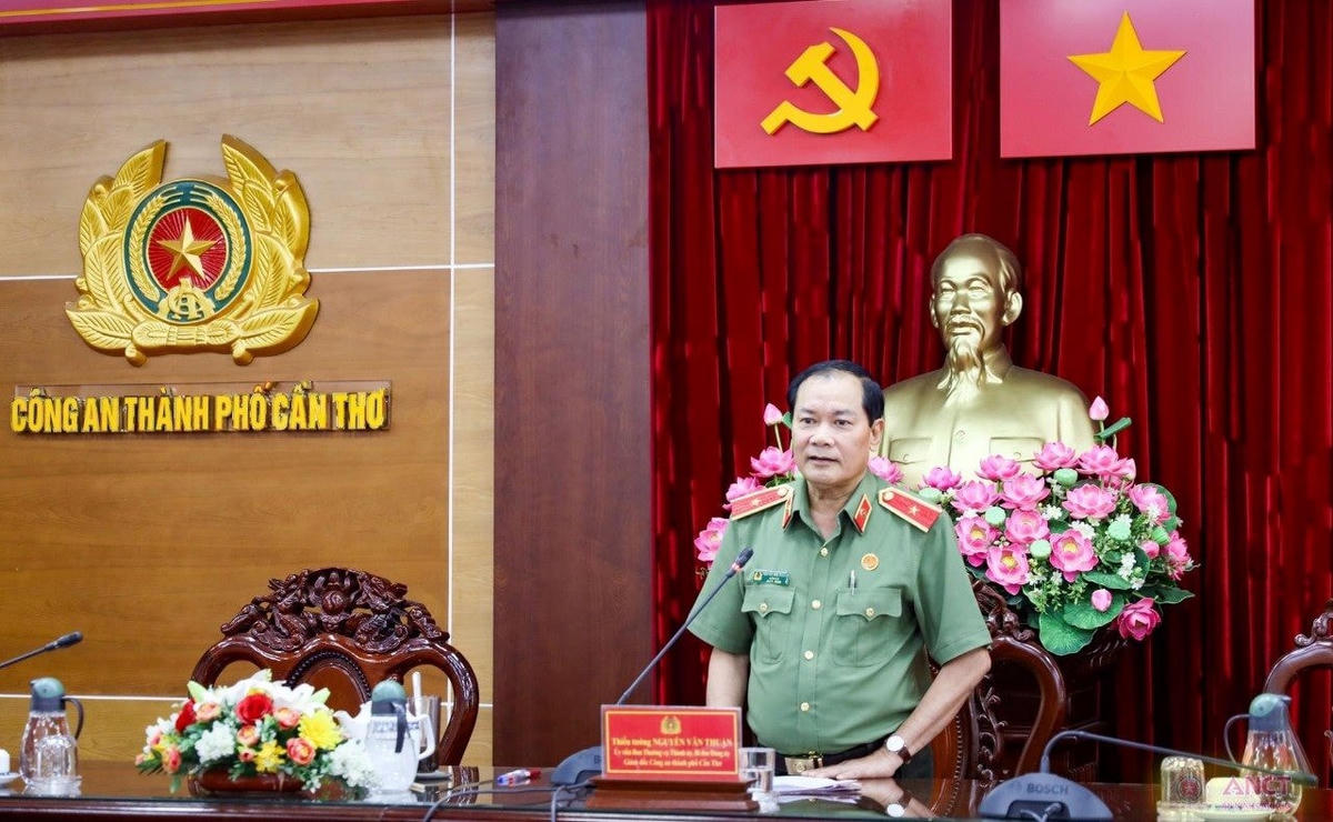 Công an TP Cần Thơ: Quyết tâm giữ vững một mùa Xuân yên vui cho nhân dân