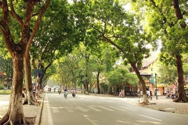 Thời tiết Hà Nội ngày nắng, rét về đêm và sáng- Ảnh 1.