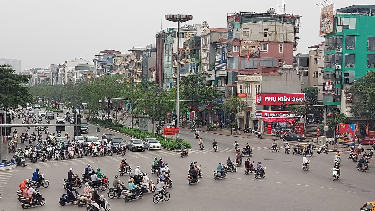 Tăng cường triển khai Luật Trật tự, an toàn giao thông đường bộ. Ảnh Anh Đức