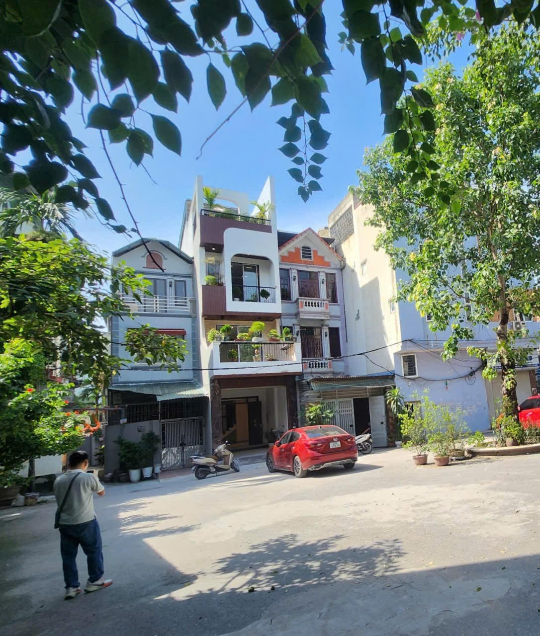 Căn hộ chung cư và nhà ở riêng lẻ được khách hàng quan tâm.