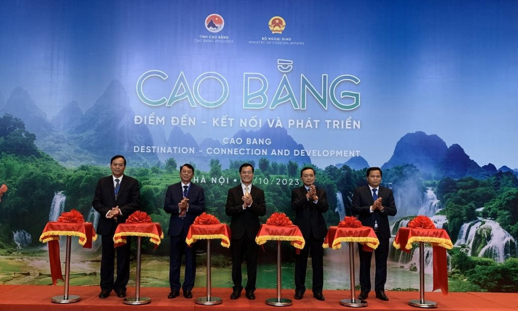 Lãnh đạo các tỉnh miền núi phía Bắc gặp mặt, chúc mừng ngày doanh nhân