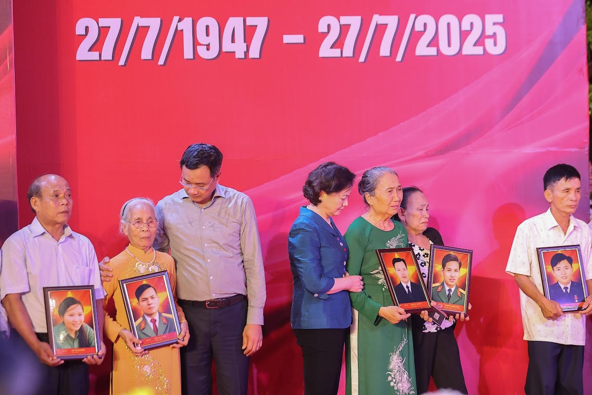 Thủ tướng: Các Anh hùng liệt sĩ đã làm rạng rỡ non sông, đất nước ta- Ảnh 5.