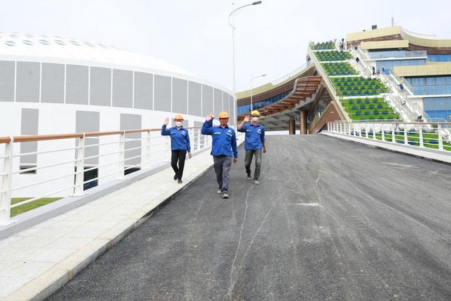 Thủ tướng thăm và làm việc tại Trung tâm Đổi mới sáng tạo Quốc gia