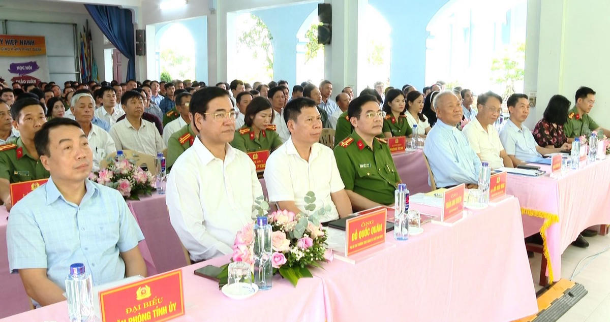 Các đại biểu dự hội nghị.