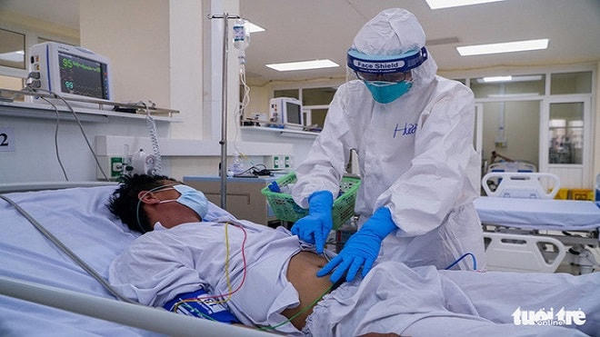 Phác đồ mới trị COVID-19: Có thể ra viện khi dương tính