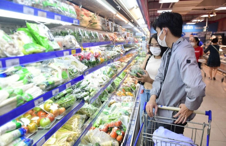 Doanh nghiệp trữ sẵn hàng, kỳ vọng vào sức mua cuối năm
