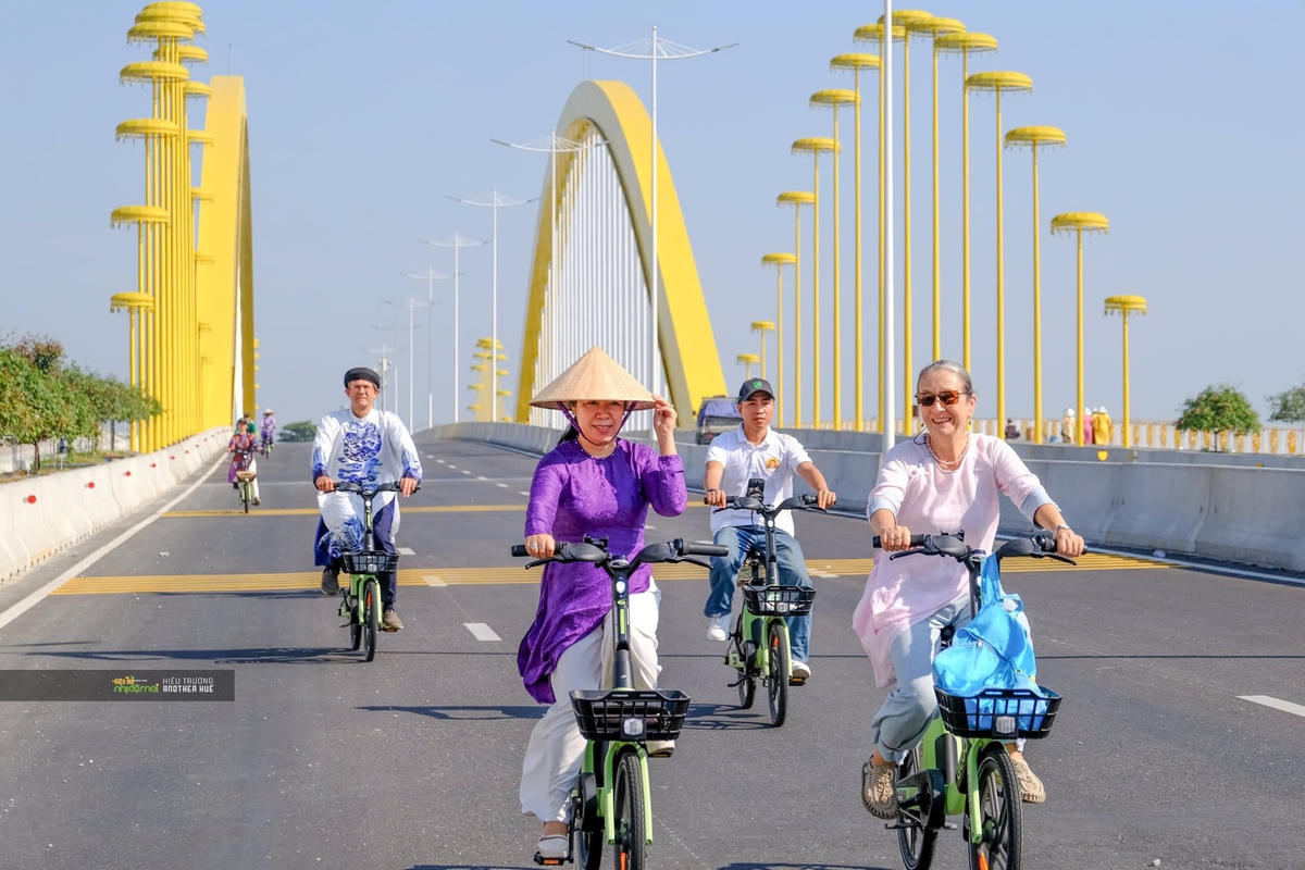 hue-tien-phong-phat-trien-du-lich-di-san-xanh-va-thanh-pho-xe-dap2.jpg