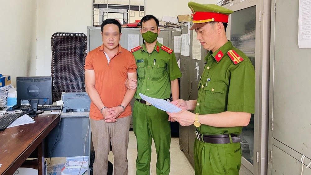 Vụ làm giả thông tin trong 12 Sổ đỏ ở Bắc Giang: Vì sao hồ sơ giả “qua mặt” nhiều cán bộ một cách dễ dàng?