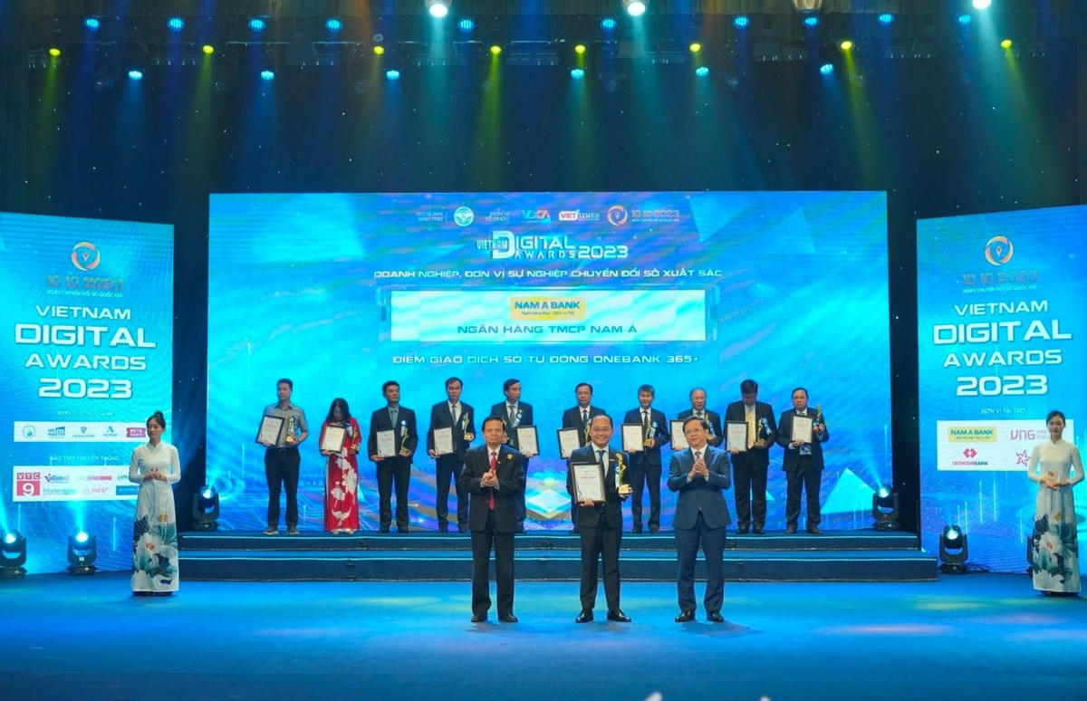 ONEBANK by Nam A Bank được vinh danh “Giải thưởng Chuyển đổi số Việt Nam 2023”