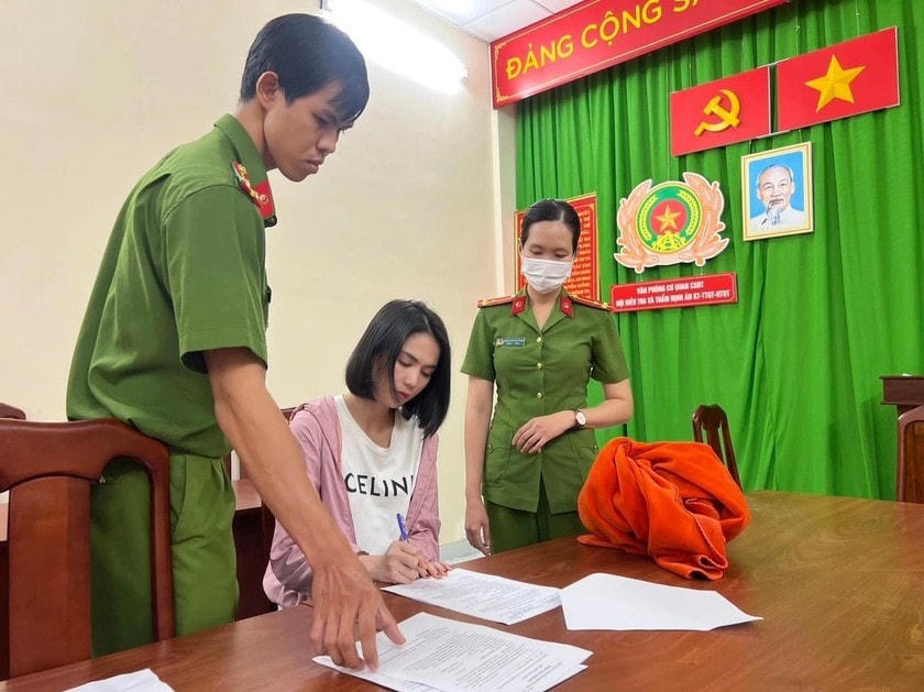 Vì sao người mẫu Ngọc Trinh bị khởi tố, bắt tạm giam?