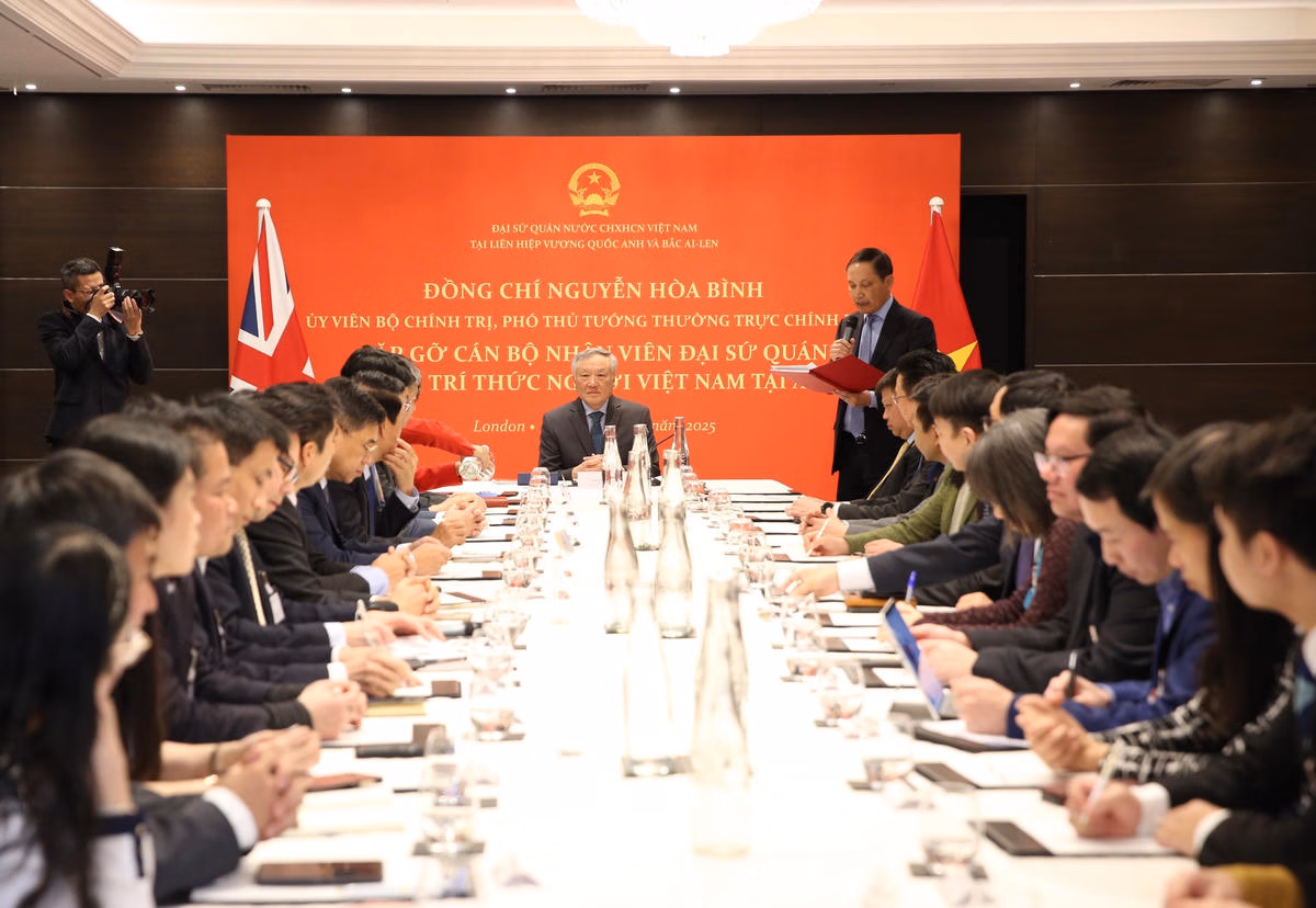 Phát huy vai trò của Hội trí thức người Việt Nam tại Anh trong xây dựng các trung tâm tài chính quốc tế tại Việt Nam- Ảnh 3.