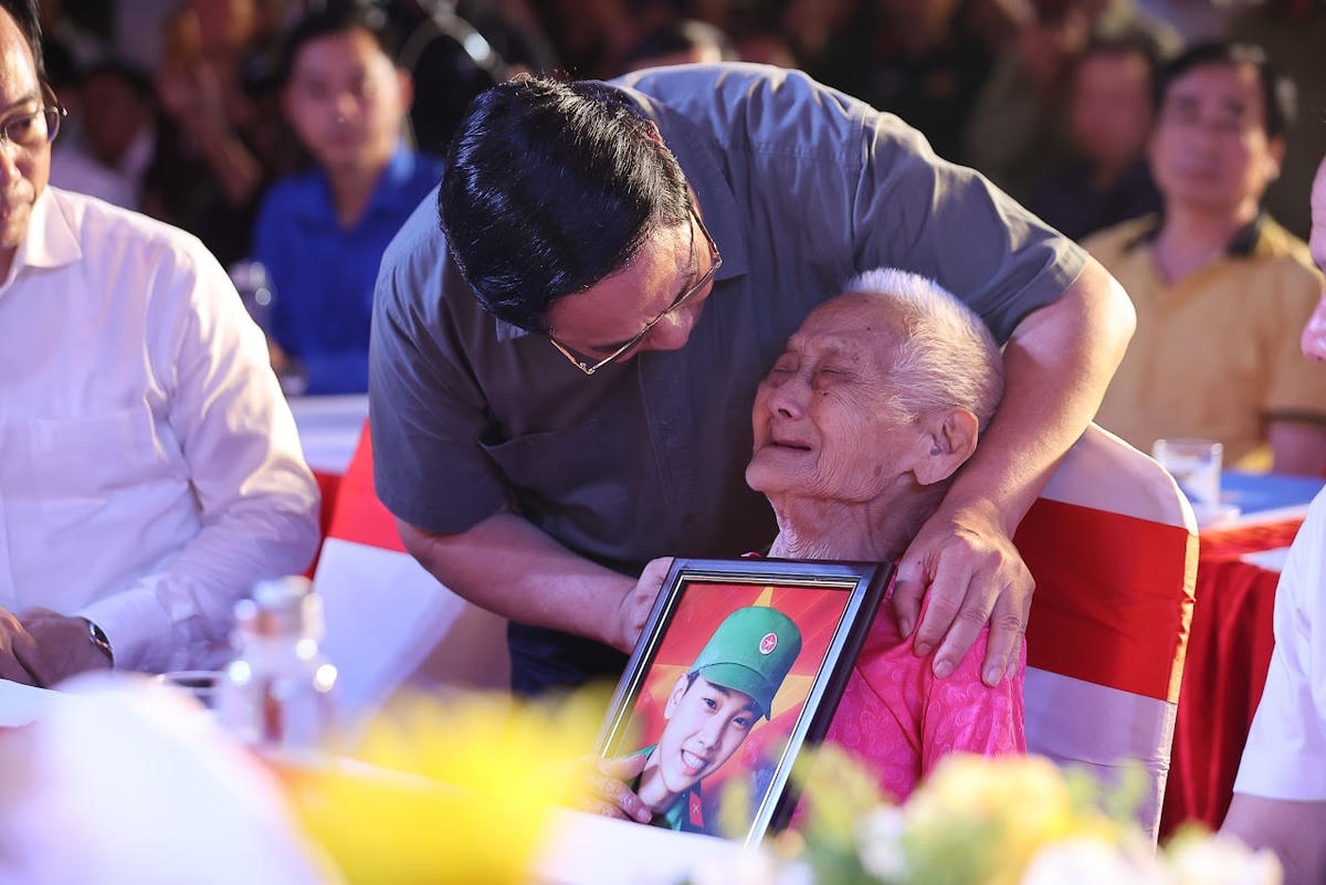 Thủ tướng: Các Anh hùng liệt sĩ đã làm rạng rỡ non sông, đất nước ta- Ảnh 4.