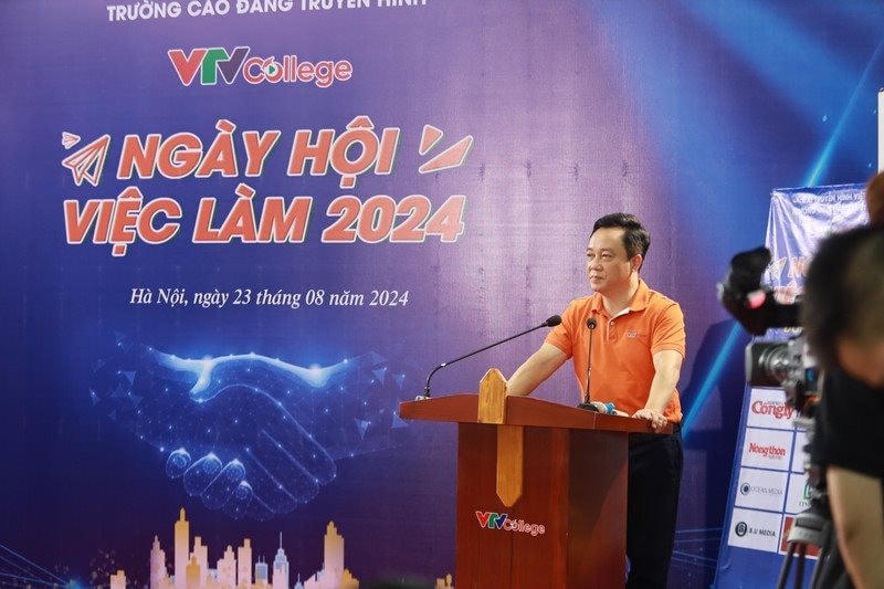 Gần 500 sinh viên tham dự ngày hội việc làm tại Hà Nội