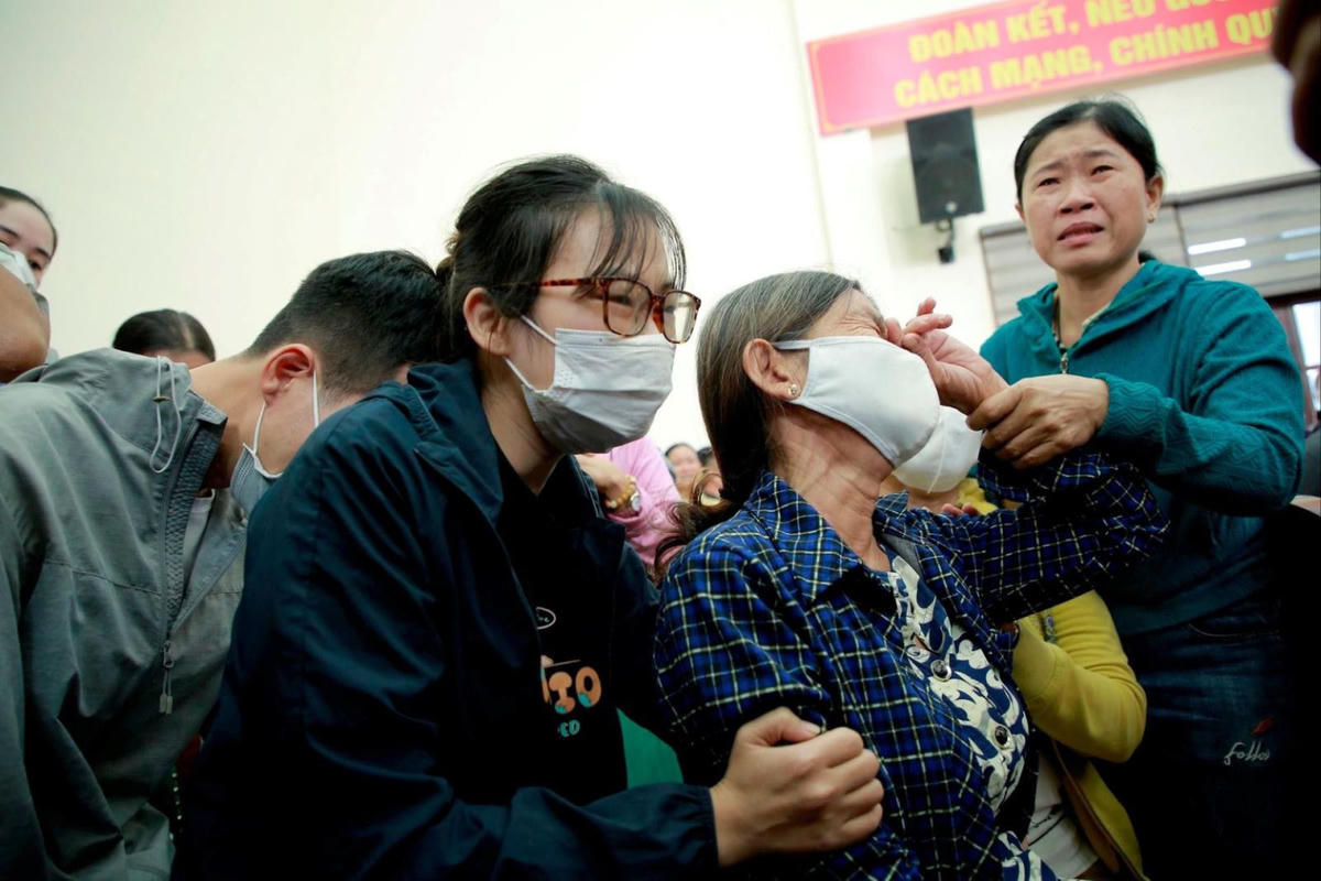 Lấy chồng nghề biển, hồn treo cột buồm…