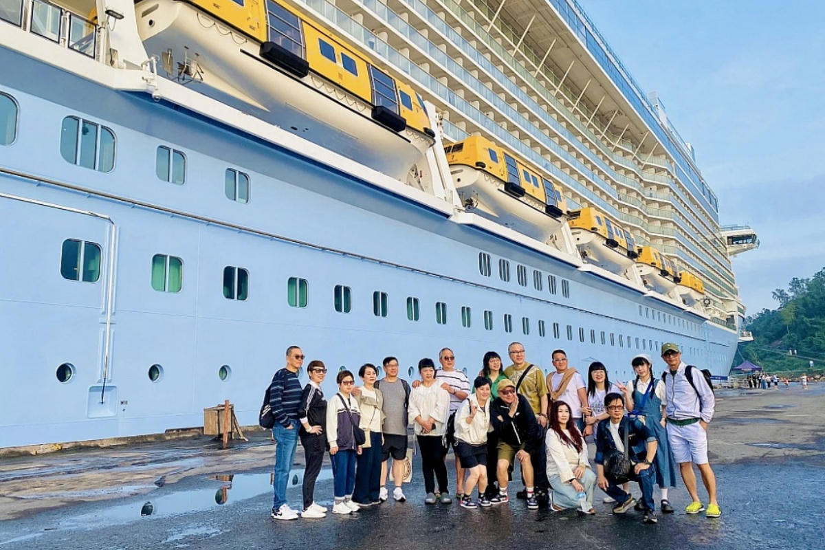 du-khach-quoc-te-den-viet-nam-bang-tau-bien..png