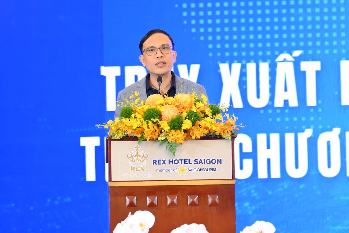 tien-si-trinh-ba-duong-co-van-cap-cao-cua-techfest.jpg