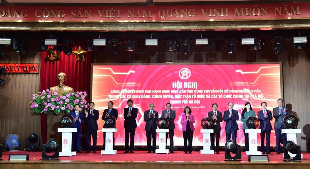 Hà Nội khai trương 8 ứng dụng chuyển đổi số dùng chung ba cấp- Ảnh 1.