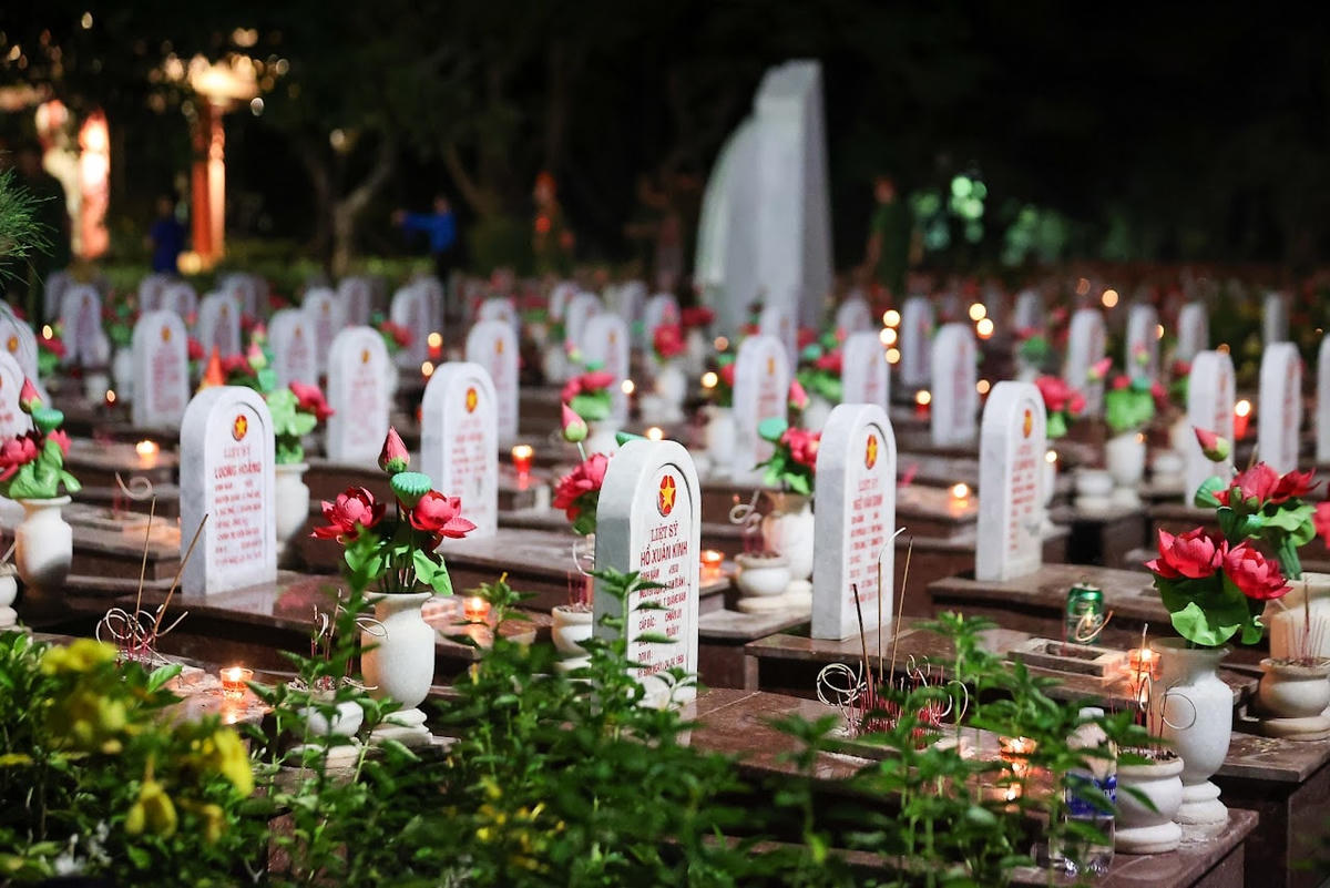 Thủ tướng: Các Anh hùng liệt sĩ đã làm rạng rỡ non sông, đất nước ta- Ảnh 9.