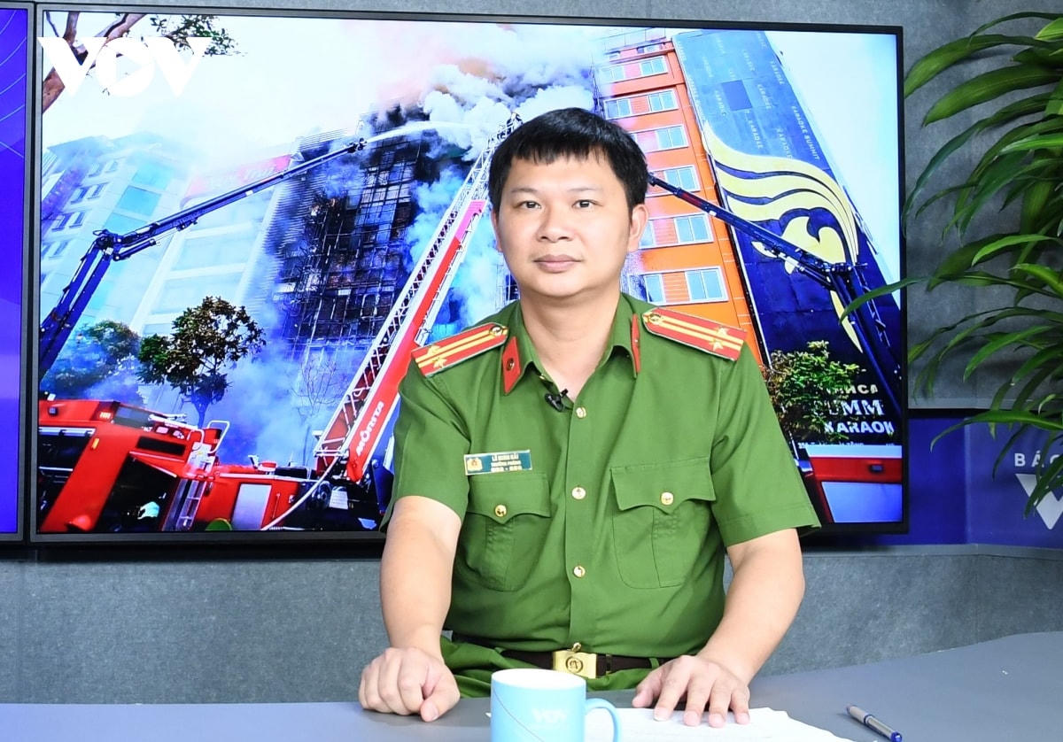 Có nên dùng điện thoại để thanh toán tiền tại cây xăng?
