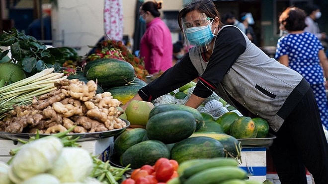 Chi tiêu nhảy vọt trong mùa dịch