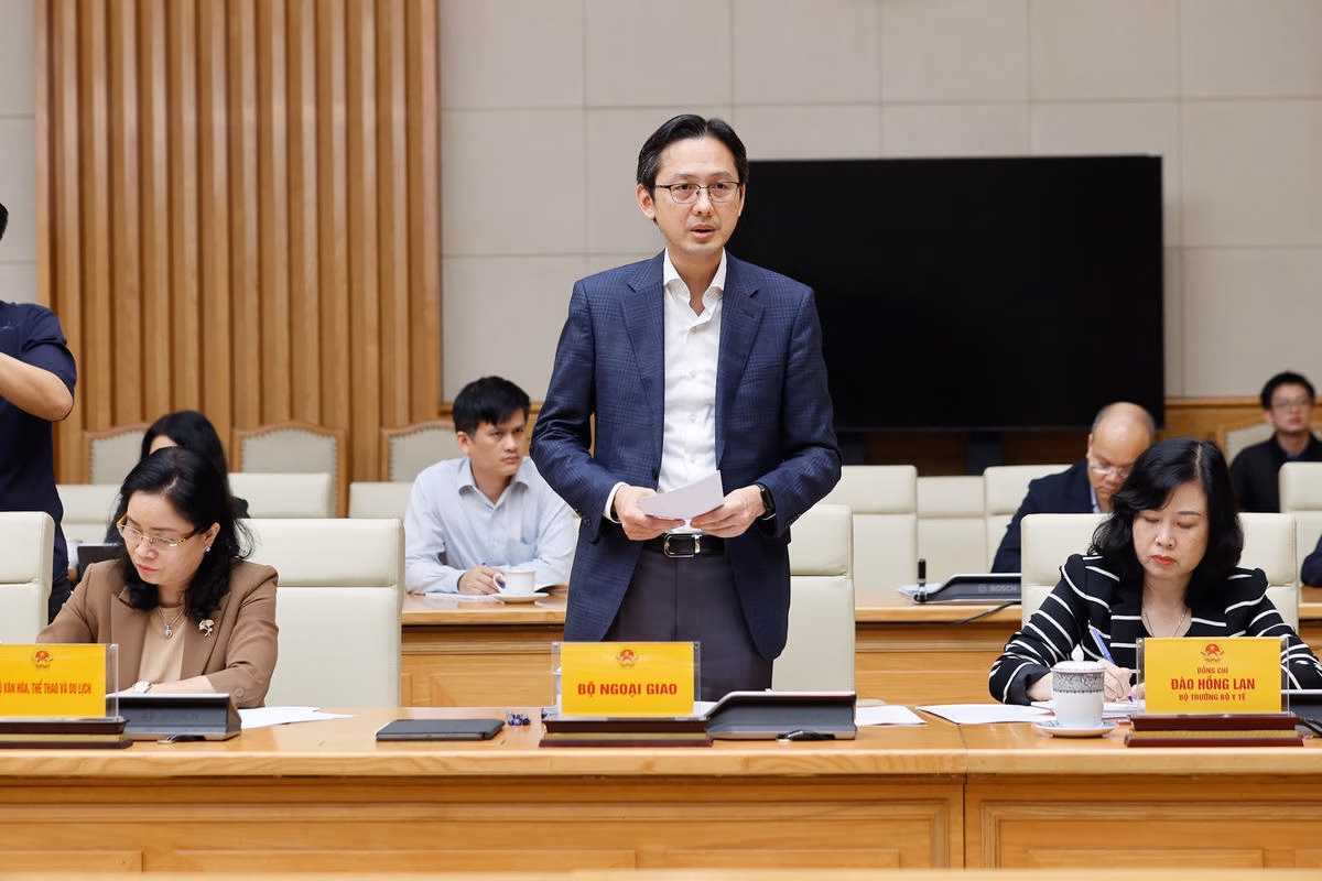 Thủ tướng: Đề nghị phía Hoa Kỳ hoãn áp thuế với Việt Nam ít nhất 45 ngày- Ảnh 5. Thủ tướng: Đề nghị phía Hoa Kỳ hoãn áp thuế với Việt Nam ít nhất 45 ngày- Ảnh 5.