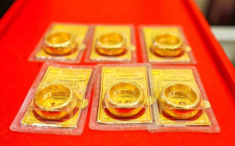 Giá vàng nhẫn bật tăng mạnh mẽ, vượt giá vàng miếng SJC
