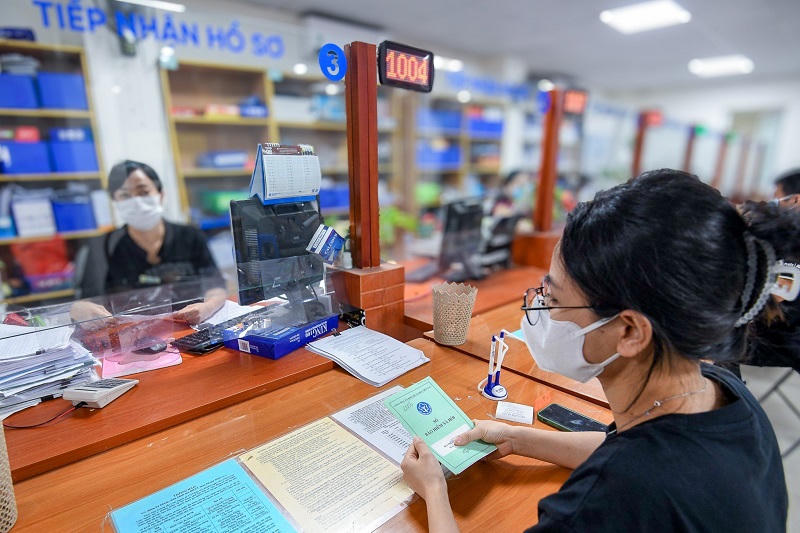 Tính đến hết tháng 10/2025, cả nước có 20,396 triệu người tham gia bảo hiểm xã hội. Ảnh minh hoạ