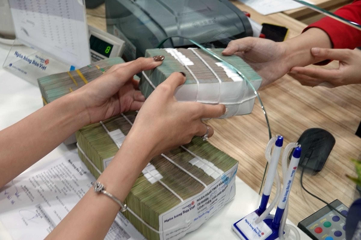 Người dân gửi tiền vào ngân hàng cao nhất từ trước đến nay