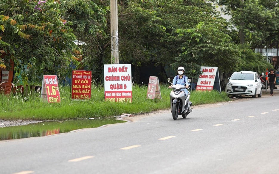 Xe ôm, sinh viên… lũ lượt làm môi giới bất động sản