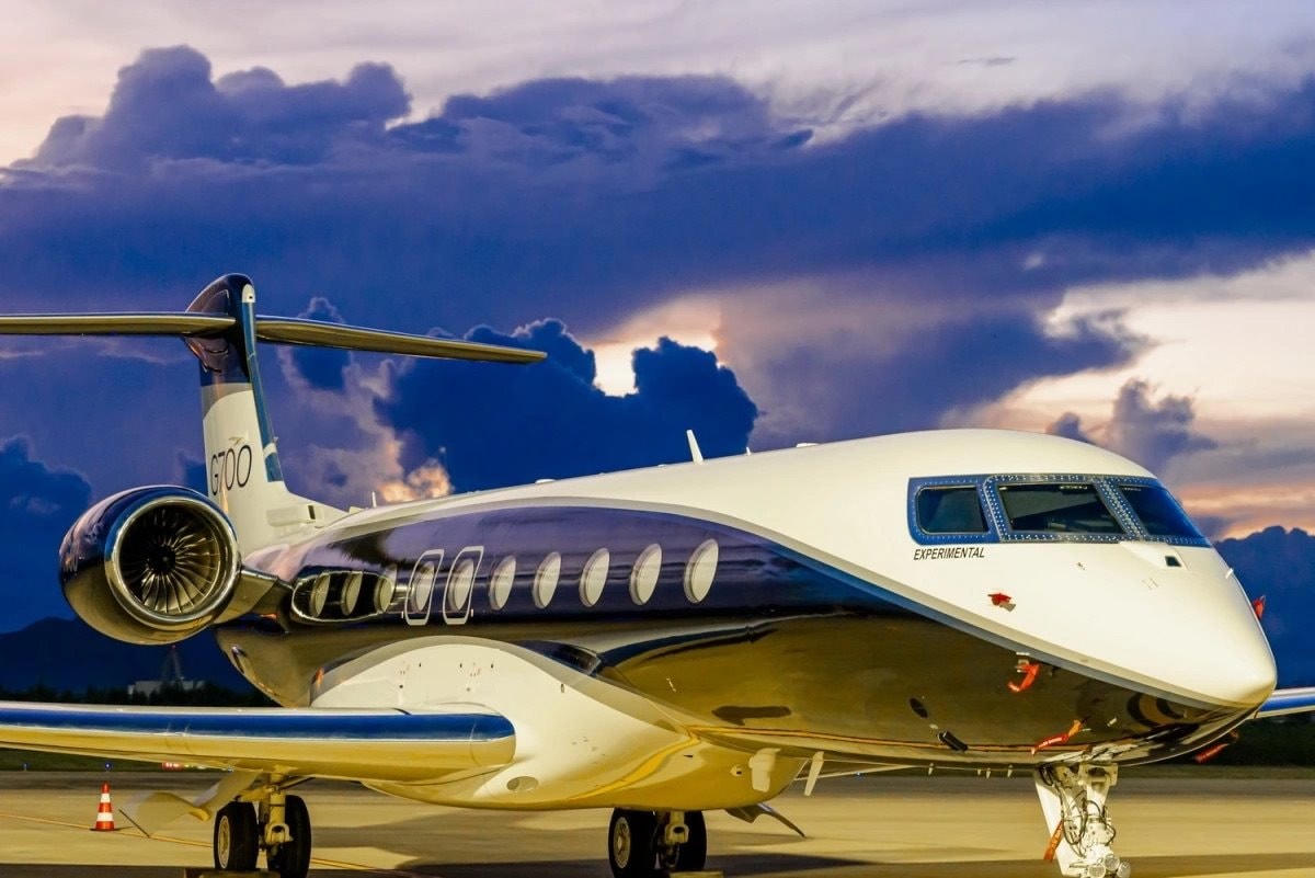 g_700_-_dong_may_bay_moi_ra_mat_nam_nay_cua_gulfstream_xuat_hien_tai_san_bay_da_nan_2g.jpeg
