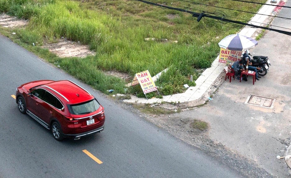 Xe ôm, sinh viên… lũ lượt làm môi giới bất động sản