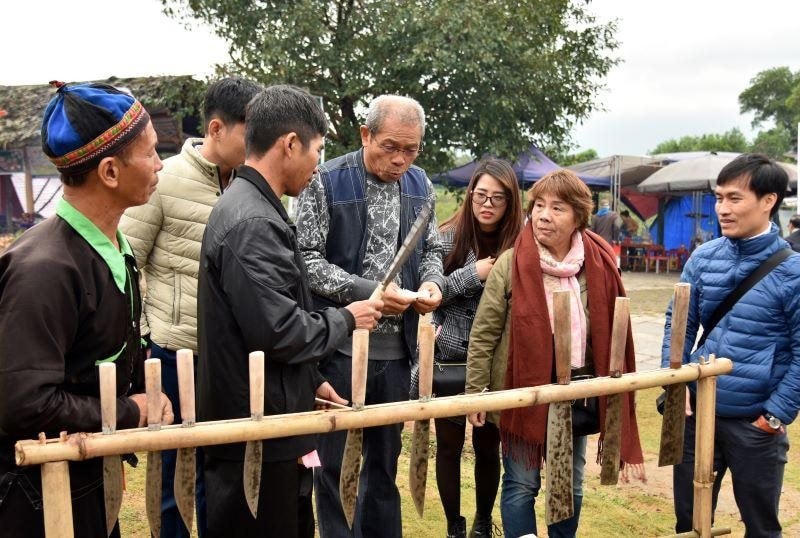 Độc đáo nghề rèn của người Mông