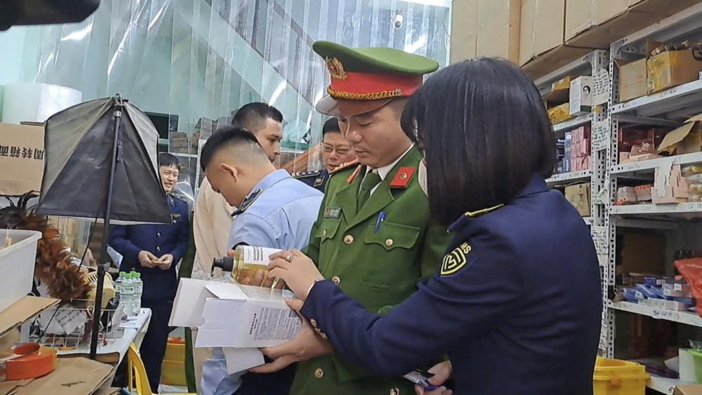 Toàn bộ số hàng không xuất trình được hóa đơn, chứng từ chứng minh nguồn gốc xuất xứ.