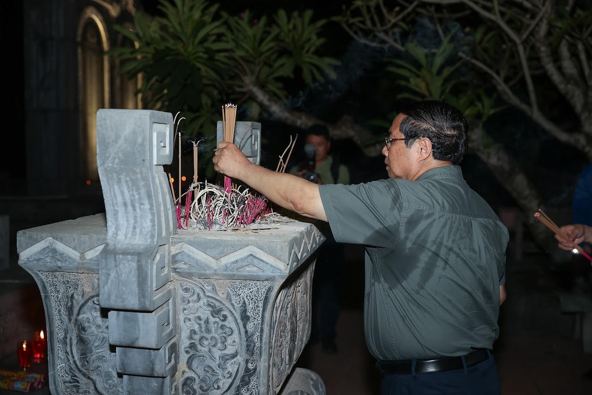 Thủ tướng: Các Anh hùng liệt sĩ đã làm rạng rỡ non sông, đất nước ta- Ảnh 7.