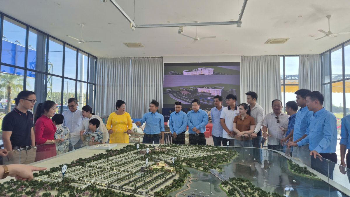 Lễ động thổ Trung tâm thương mại tại dự án Vạn Phước Lakeside.