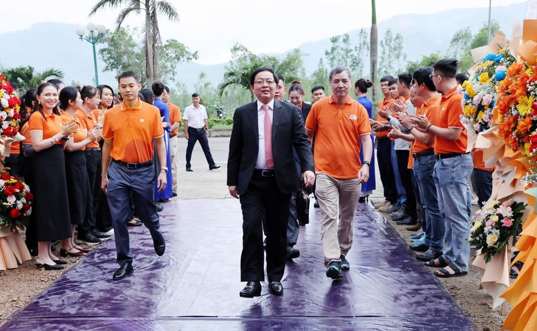 Phó Thủ tướng Hồ Quốc Dũng dự Lễ khởi công động thổ Trung tâm nghiên cứu trí tuệ nhân tạo AI tại Gia Lai. Ảnh VGP