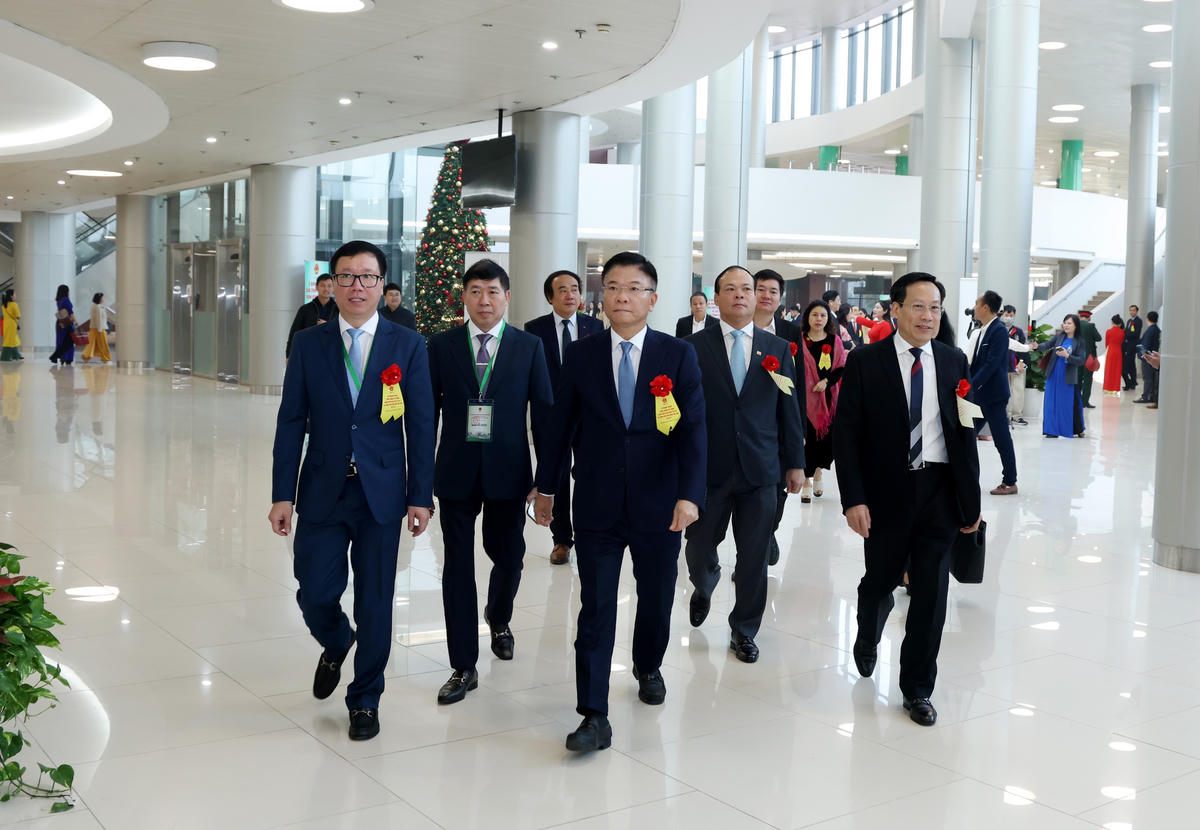 Phó Thủ tướng Lê Thành Long dự khánh thành công trình xây dựng Bệnh viện Bạch Mai và Việt Đức cơ sở 2. Ảnh: VGP