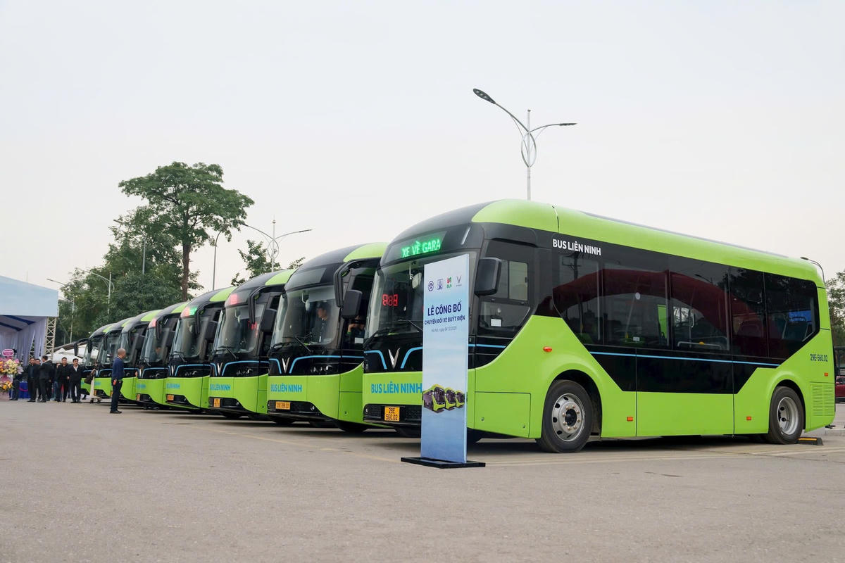 Theo kế hoạch, năm 2026, Hà Nội tiếp tục chuyển đổi thêm khoảng 200 xe buýt điện. Ảnh: LN&nbsp;