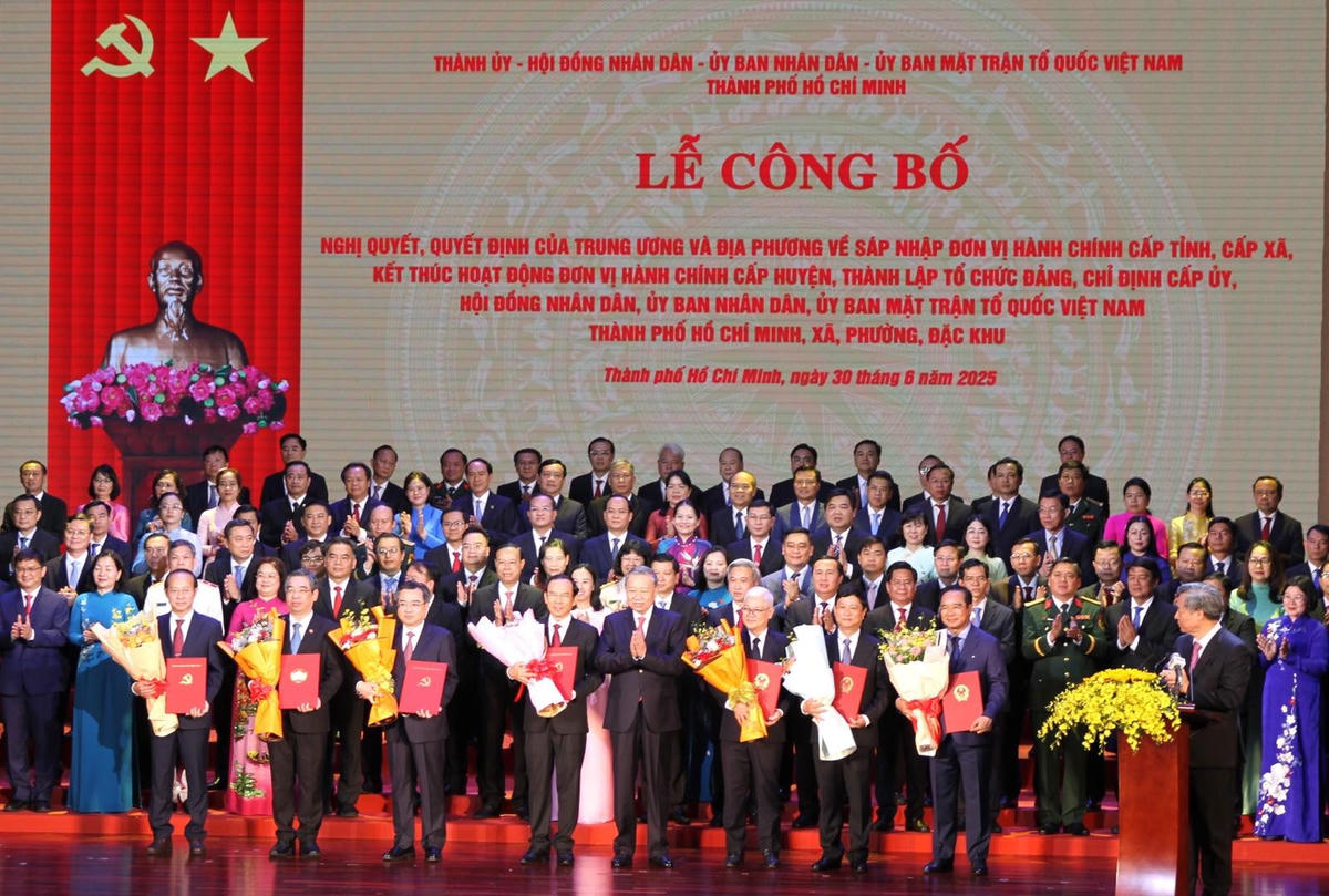 Cách mạng tinh gọn bộ máy, vận hành chính quyền địa phương hai cấp: Dấu ấn cải cách lịch sử- Ảnh 3.